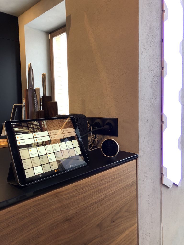 Интерфейсы в KNX Управлять KNX с iPad